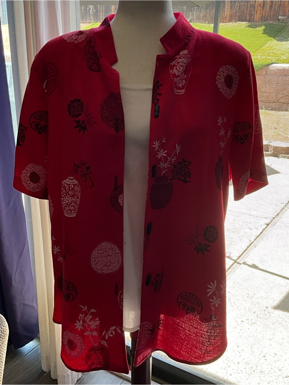 dressbarn Red Mandarin-Collar Short Sleeve Jacket with Vase Print